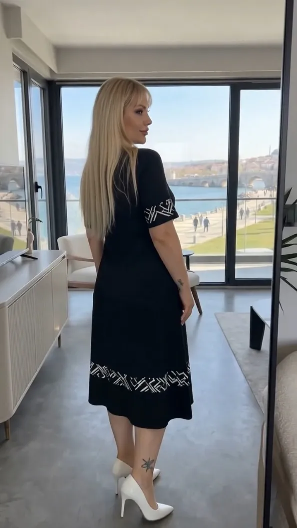 Çizgi Desen Şeritli Siyah Büyük Beden Midi Elbise