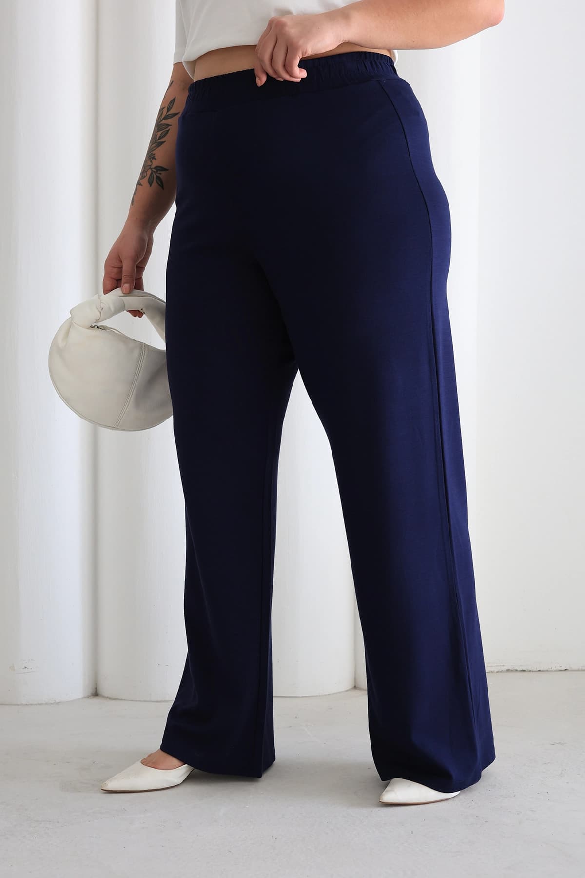 Kadın Rahat Form Beli Lastikli Geniş Paça Pantolon