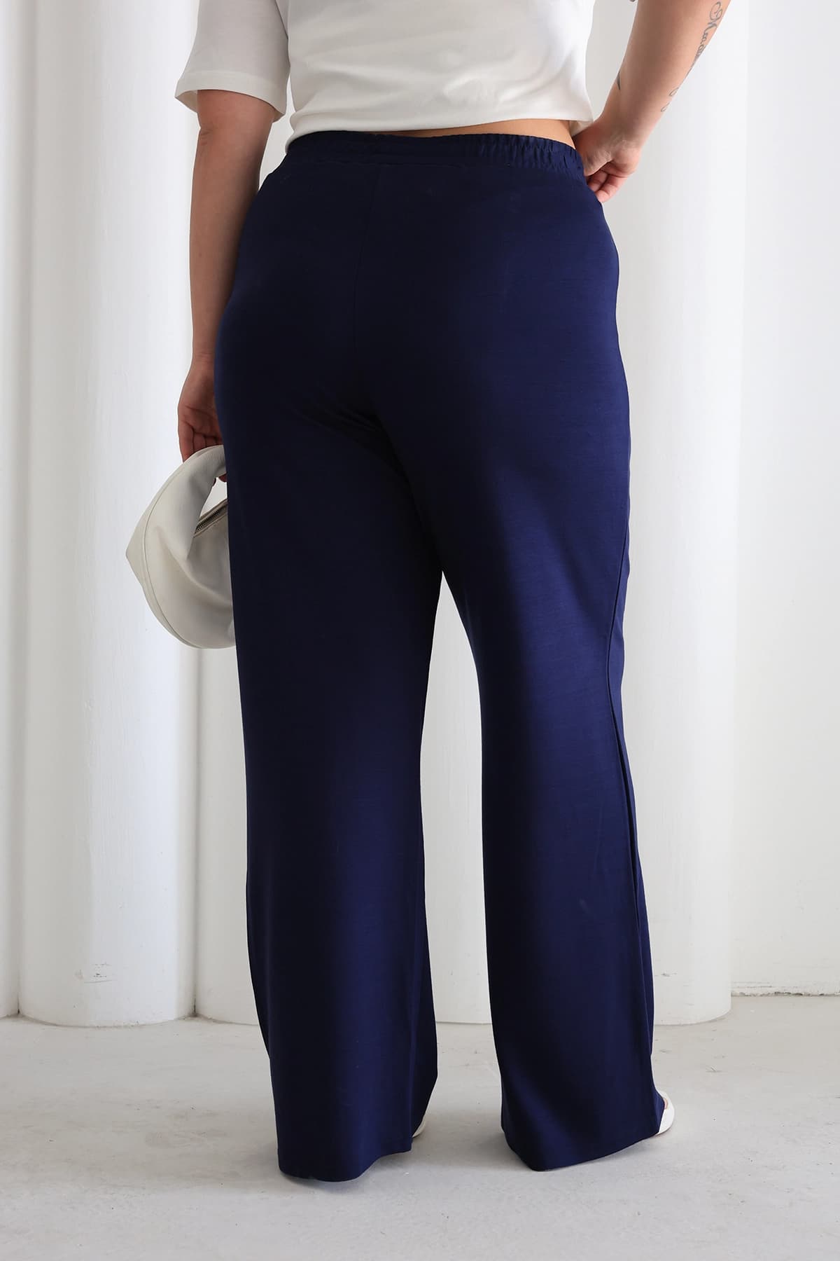 Kadın Rahat Form Beli Lastikli Geniş Paça Pantolon